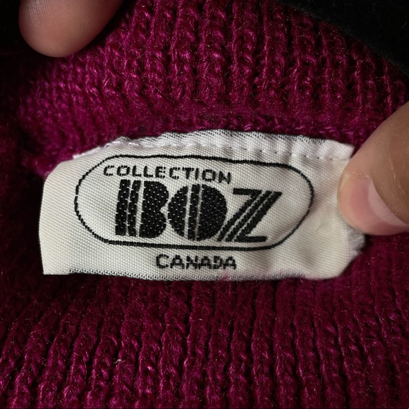 Vintage magenta aztec 3/4 sleeve sweater - Picture 5 of 6